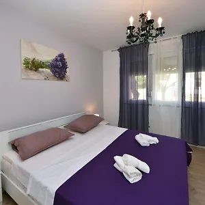 https://two-bedroom-apartment-marinero.hotelinzadar.com